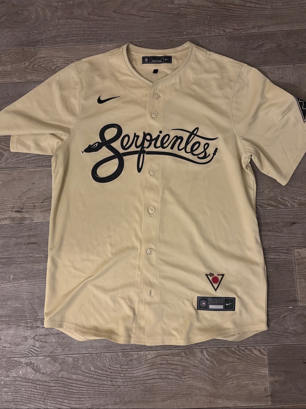 Nike Men’s Cream 'Serpientes' Button Baseball Jersey